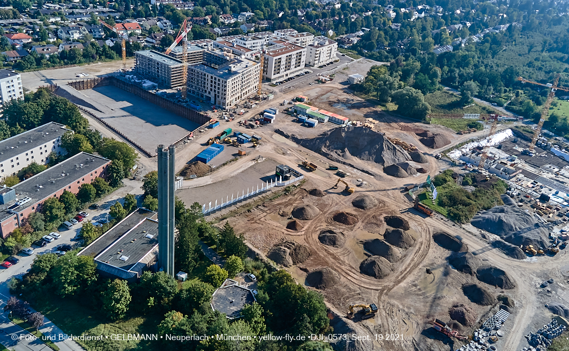 19.09.2021 - Aktuelle Luftbilder aus dem Alexisquartier und Pandion Verde in Neuperlach in München